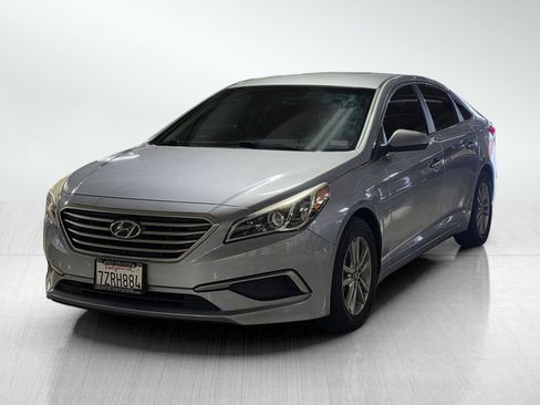 Used 2017 Hyundai Sonata SE image 3