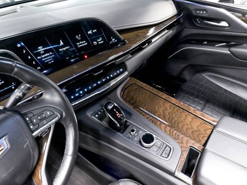 Used 2024 Cadillac Escalade Premium Luxury Platinum AWD/4WD image 10