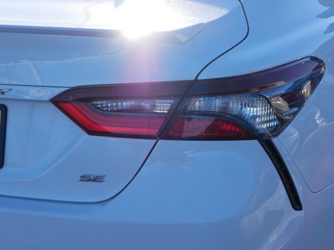 Used 2023 Toyota Camry SE image 17