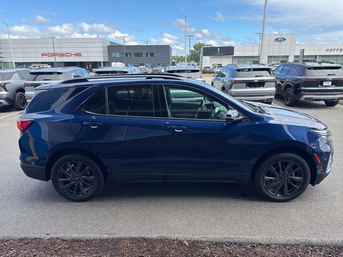 Used 2023 Chevrolet Equinox RS w/ RS Leather Package image 5