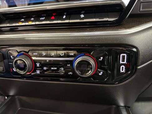 Used 2025 Chevrolet Silverado 1500 RST image 37