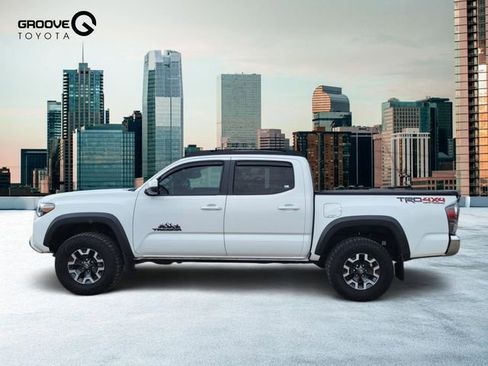 Used 2022 Toyota Tacoma TRD Off-Road AWD/4WD image 2
