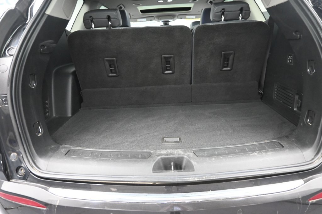Used 2021 Buick Enclave Premium w/ Sun and Sites Package AWD/4WD image 12