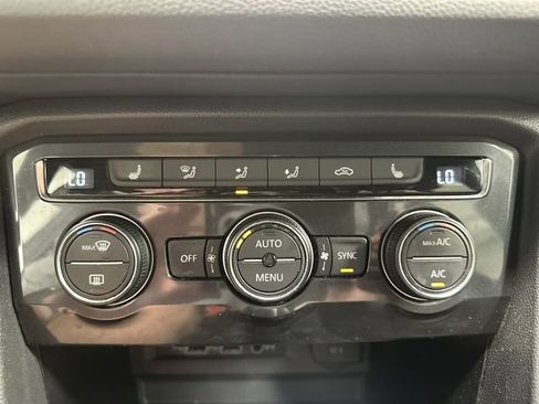 Used 2018 Volkswagen Tiguan SEL w/ R-Line Package FWD image 22
