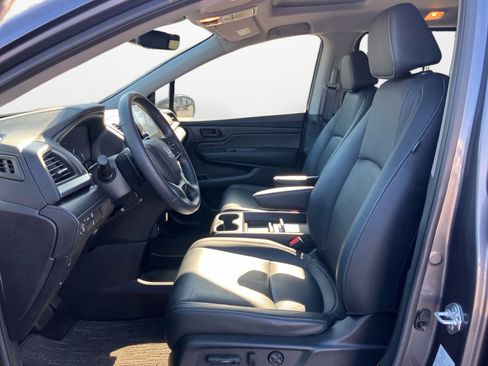 Certified 2024 Honda Odyssey EX-L image 9