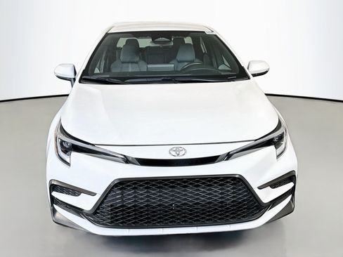 Used 2024 Toyota Corolla SE FWD image 2