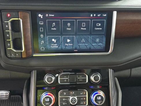 Used 2023 GMC Yukon Denali Ultimate image 12