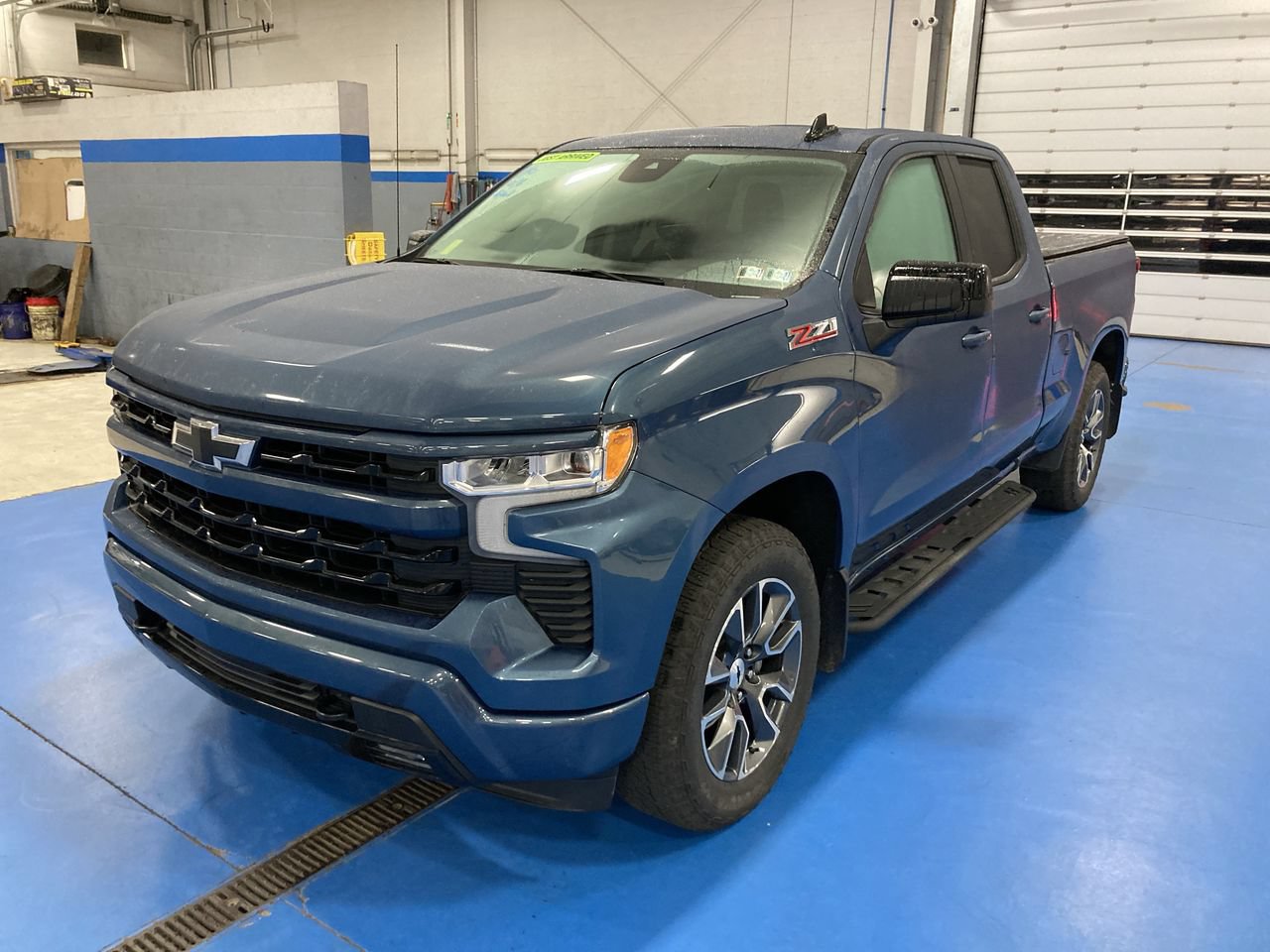 Used 2024 Chevrolet Silverado 1500 RST w/ Z71 Off-Road Package AWD/4WD image 3