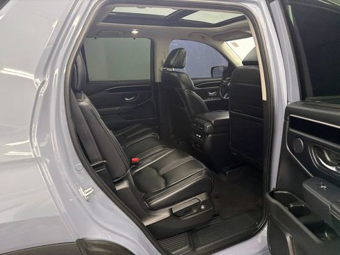 Used 2023 Honda Pilot Touring image 17