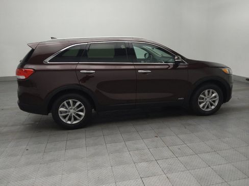 Used 2016 Kia Sorento LX image 10
