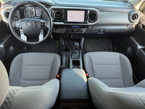 Used 2022 Toyota Tacoma SR5 RWD image 12