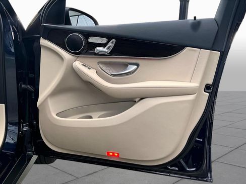 Certified 2022 Mercedes-Benz GLC 300 image 23