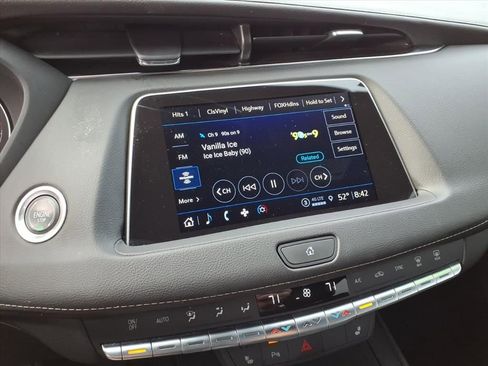 Used 2022 Cadillac XT4 Premium Luxury w/ Cold Weather Package AWD/4WD image 16