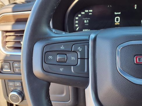 Used 2024 GMC Yukon XL SLE image 32