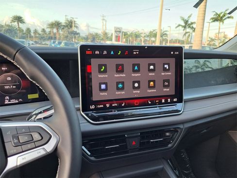 New 2026 Volkswagen Tiguan SE image 8