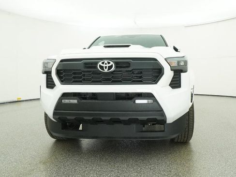 New 2025 Toyota Tacoma TRD Sport image 3