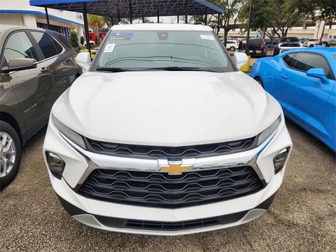 Used 2024 Chevrolet Blazer LT w/ Convenience Package image 2