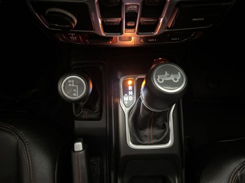 Used 2018 Jeep Wrangler Unlimited Rubicon AWD/4WD image 21