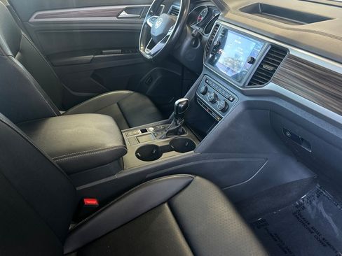 Used 2021 Volkswagen Atlas SE FWD image 16