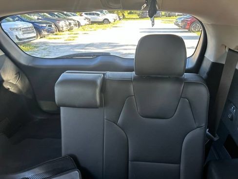 Used 2022 Kia Telluride LX FWD image 7