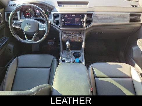 Used 2020 Volkswagen Atlas Cross Sport SE image 2