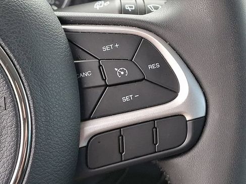 Used 2023 Jeep Renegade Altitude AWD/4WD image 22