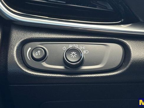 Used 2018 Chevrolet Volt Premier w/ Driver Confidence Package image 33