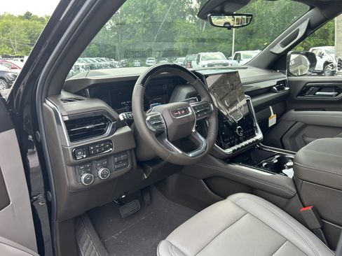New 2026 GMC Yukon Elevation w/ Elevation Premium Package AWD/4WD image 19