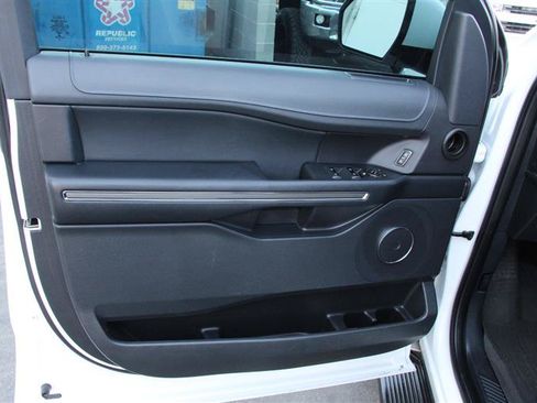 Used 2023 Ford Expedition Max XLT AWD/4WD image 13