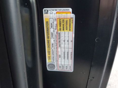 Used 2024 GMC Savana 2500 Extended w/ Driver Convenience Package image 30