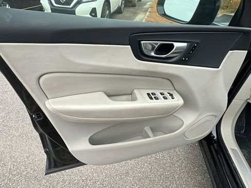 Used 2024 Volvo XC60 B5 Core image 14