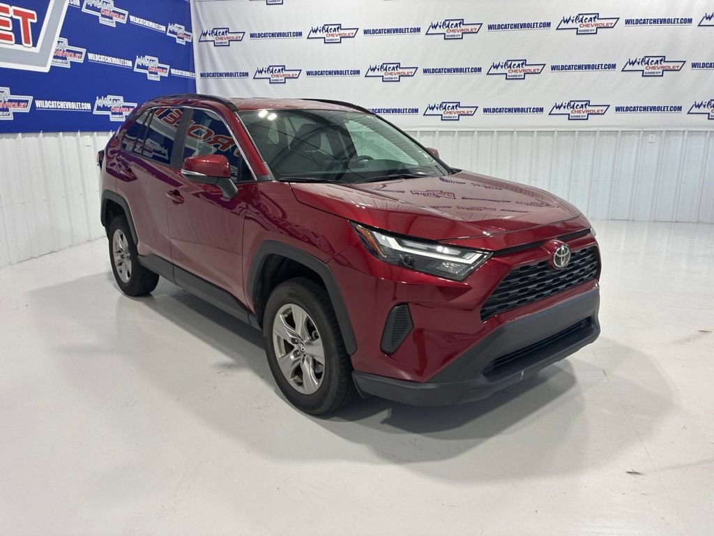 Used 2025 Toyota RAV4 XLE AWD/4WD image 8