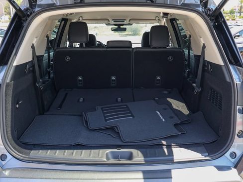 New 2026 Nissan Pathfinder SL FWD image 16