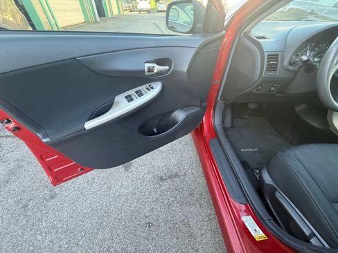 Used 2013 Toyota Corolla L image 25