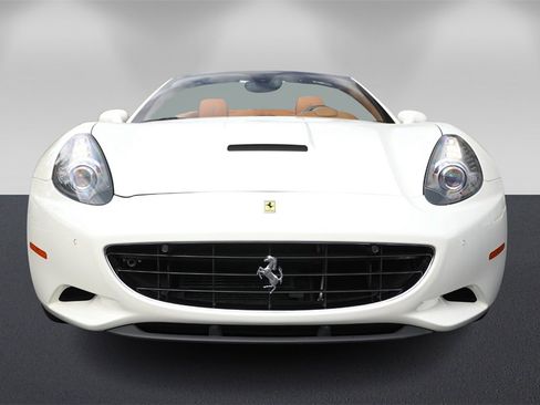 Certified 2012 Ferrari California image 8