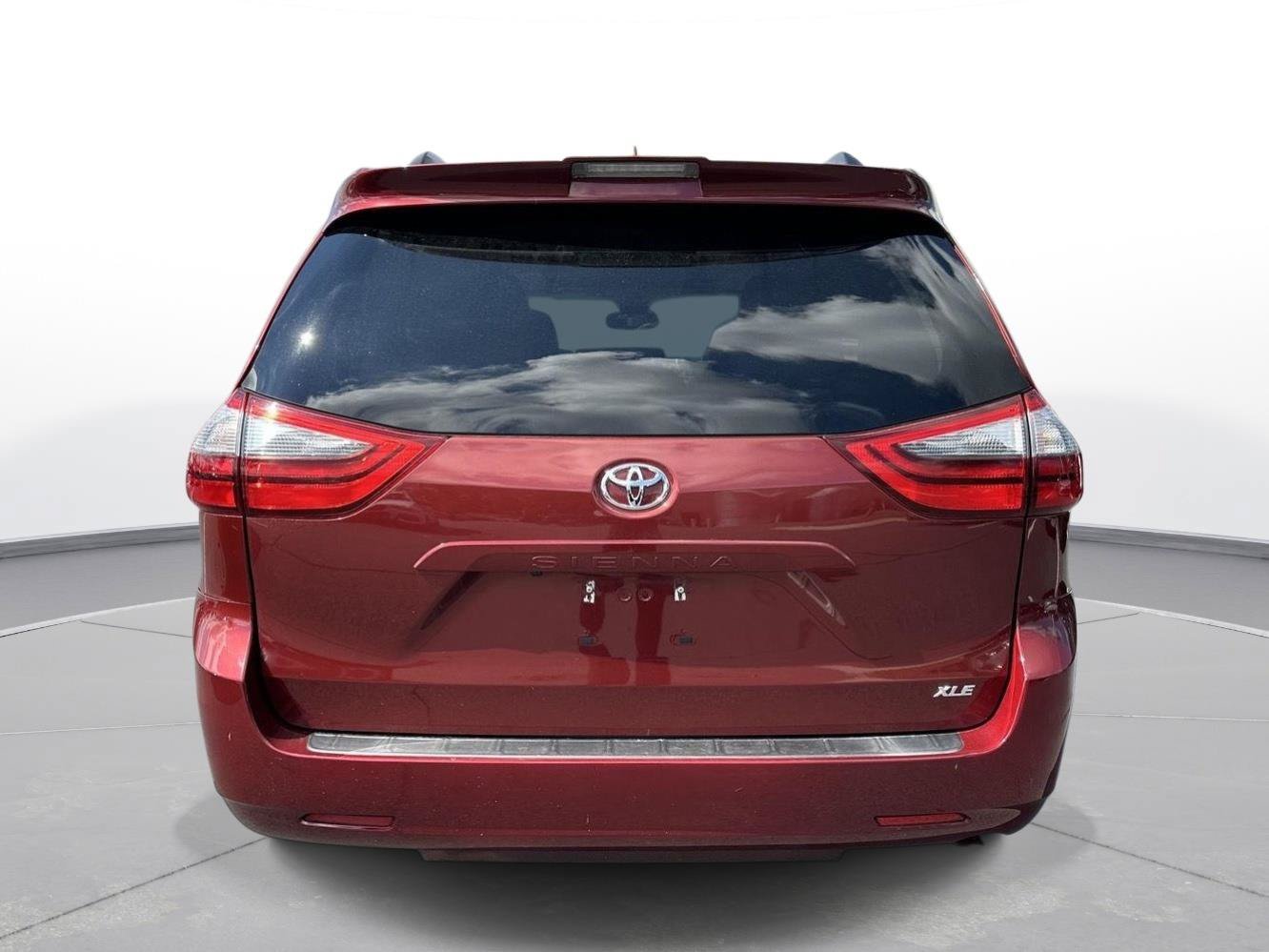 Used 2020 Toyota Sienna XLE FWD image 7