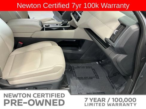 Used 2025 Nissan Pathfinder SL AWD/4WD image 17