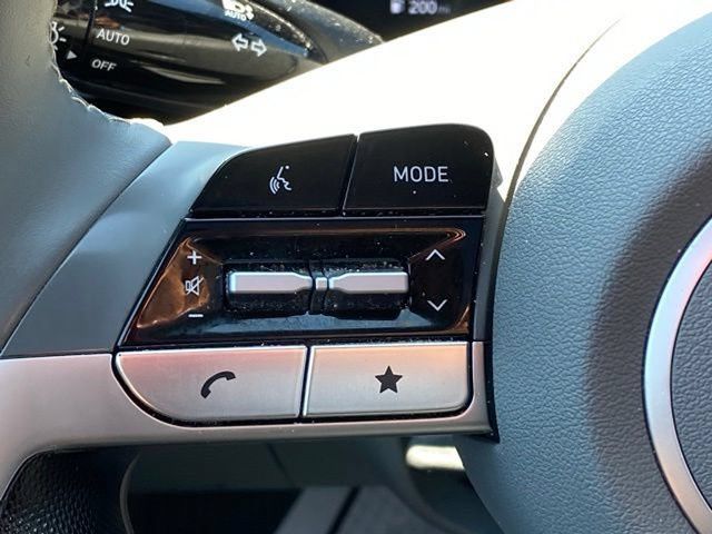Used 2024 Hyundai Elantra SEL w/ Convenience Package FWD image 21