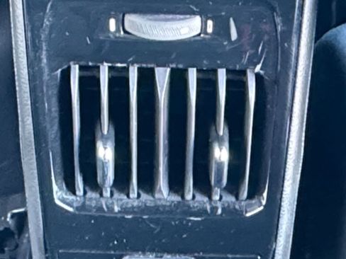 Used 2025 Jeep Compass Trailhawk image 23