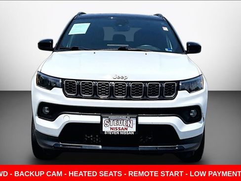 Used 2024 Jeep Compass Latitude w/ Sun and Sound Group AWD/4WD image 2