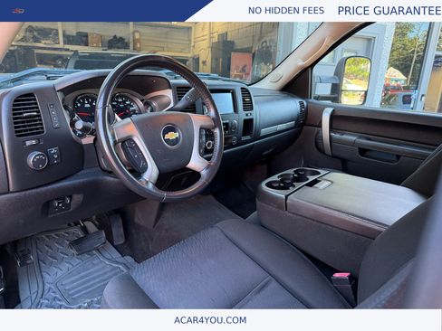 Used 2010 Chevrolet Silverado 2500 LT w/ Interior Plus Package AWD/4WD image 13