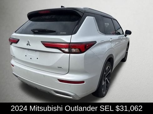 Used 2024 Mitsubishi Outlander SEL image 3