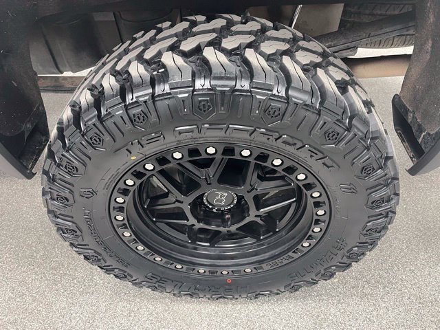 Used 2020 GMC Sierra 1500 SLT w/ X31 Off-Road Package AWD/4WD image 15