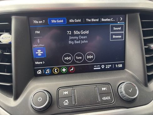 Used 2023 GMC Acadia SLE w/ Driver Convenience Package image 10