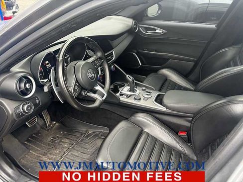 Used 2020 Alfa Romeo Giulia Ti Sport w/ Quick Order Package 22S Sport AWD/4WD image 2