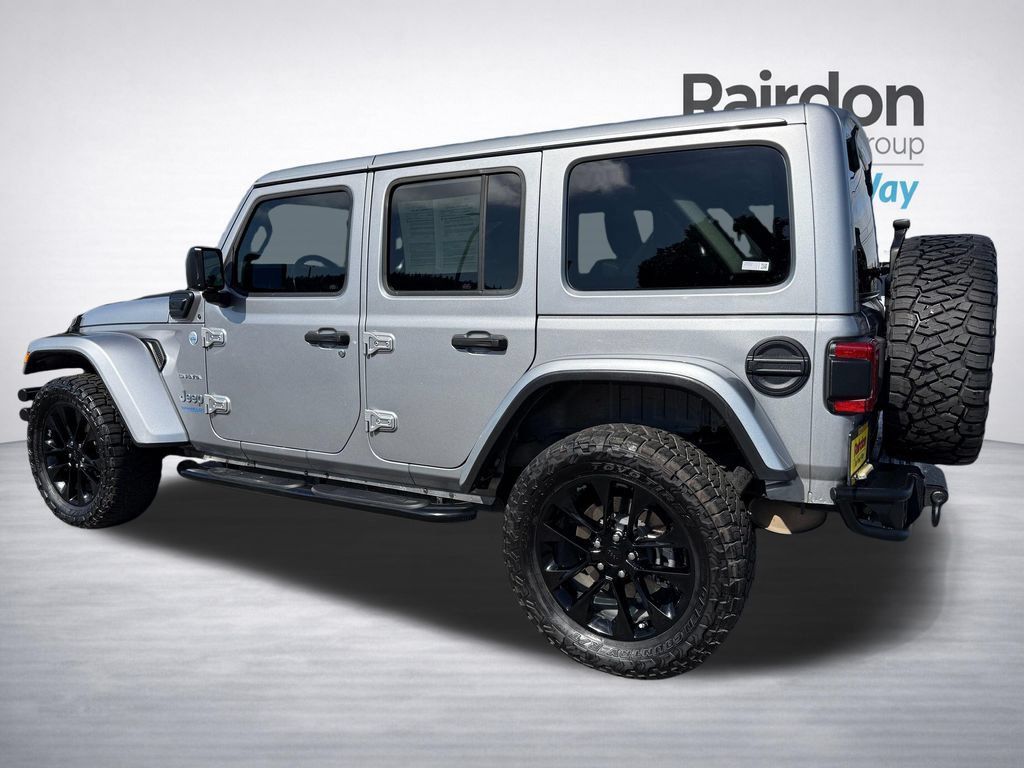 Used 2021 Jeep Wrangler Unlimited Sahara w/ Cold Weather Group AWD/4WD image 5