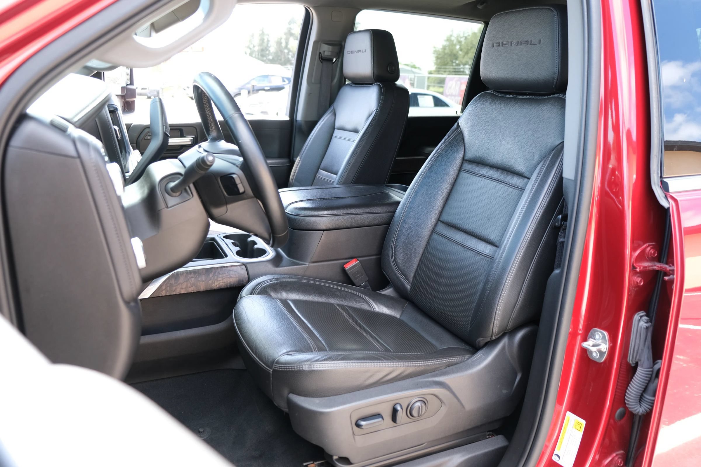 Used 2023 GMC Sierra 3500 Denali w/ Denali Ultimate Package AWD/4WD image 9
