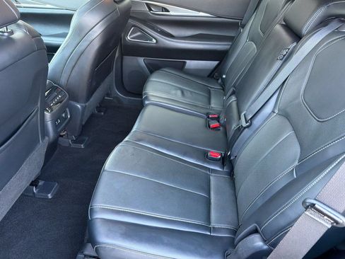 Used 2023 INFINITI QX60 Luxe w/ Performance Audio Package FWD image 23
