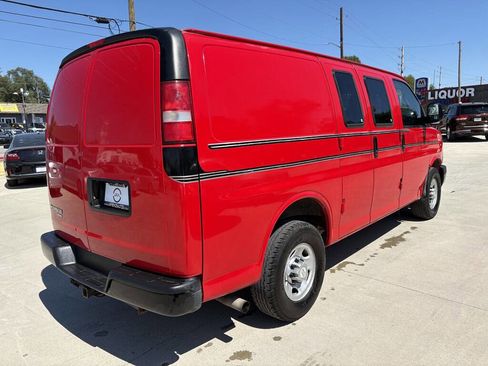 Used 2016 Chevrolet Express 2500 image 4