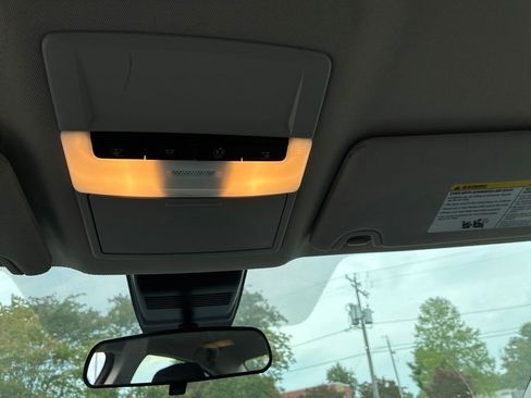 Used 2024 Nissan Altima 2.5 SV FWD image 18